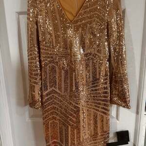 Miss Ord Gold Sequin Mini Dress Long Sleeve V-Neck Large